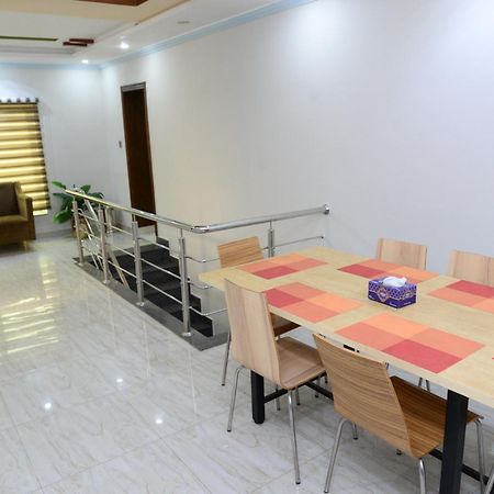 Hotel Deluxe Lahore Eksteriør billede