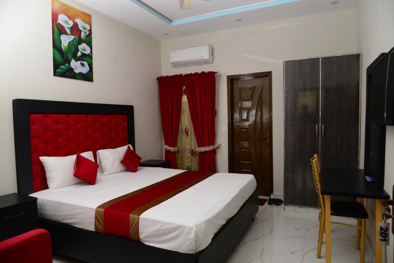 Hotel Deluxe Lahore Eksteriør billede
