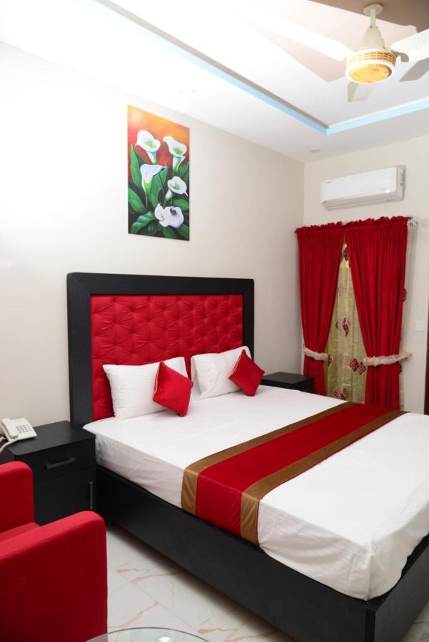 Hotel Deluxe Lahore Eksteriør billede