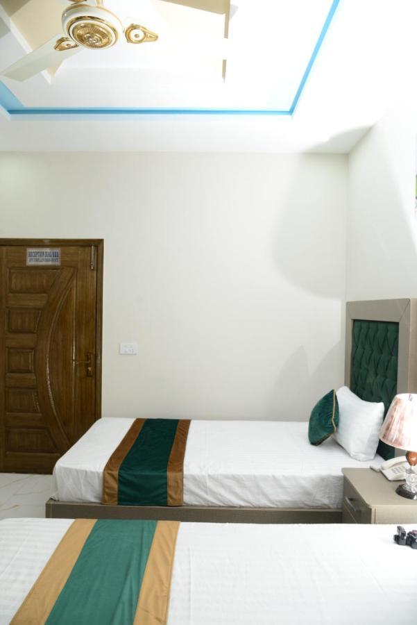 Hotel Deluxe Lahore Eksteriør billede