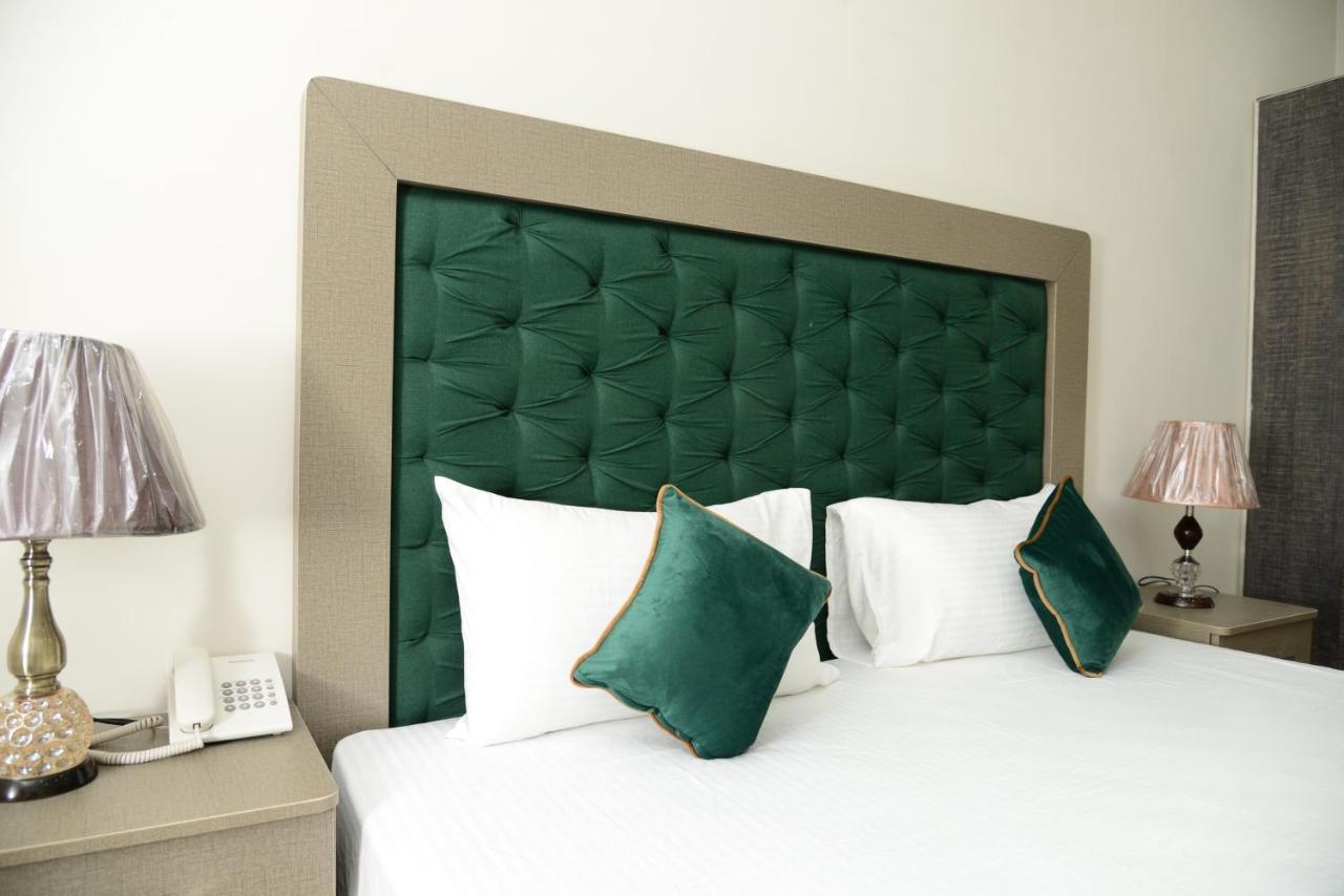 Hotel Deluxe Lahore Eksteriør billede