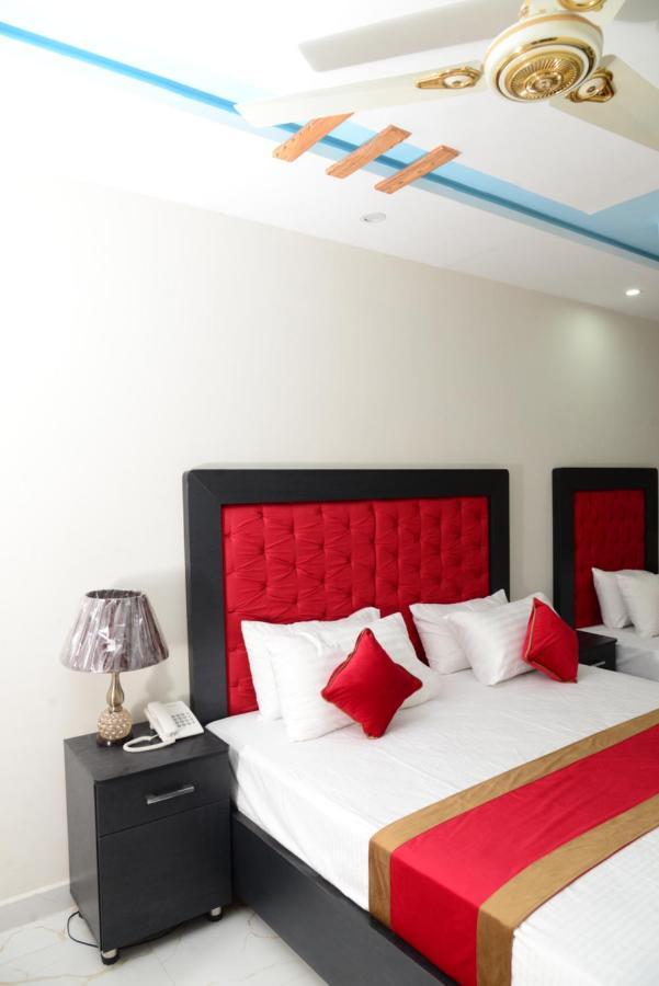 Hotel Deluxe Lahore Eksteriør billede
