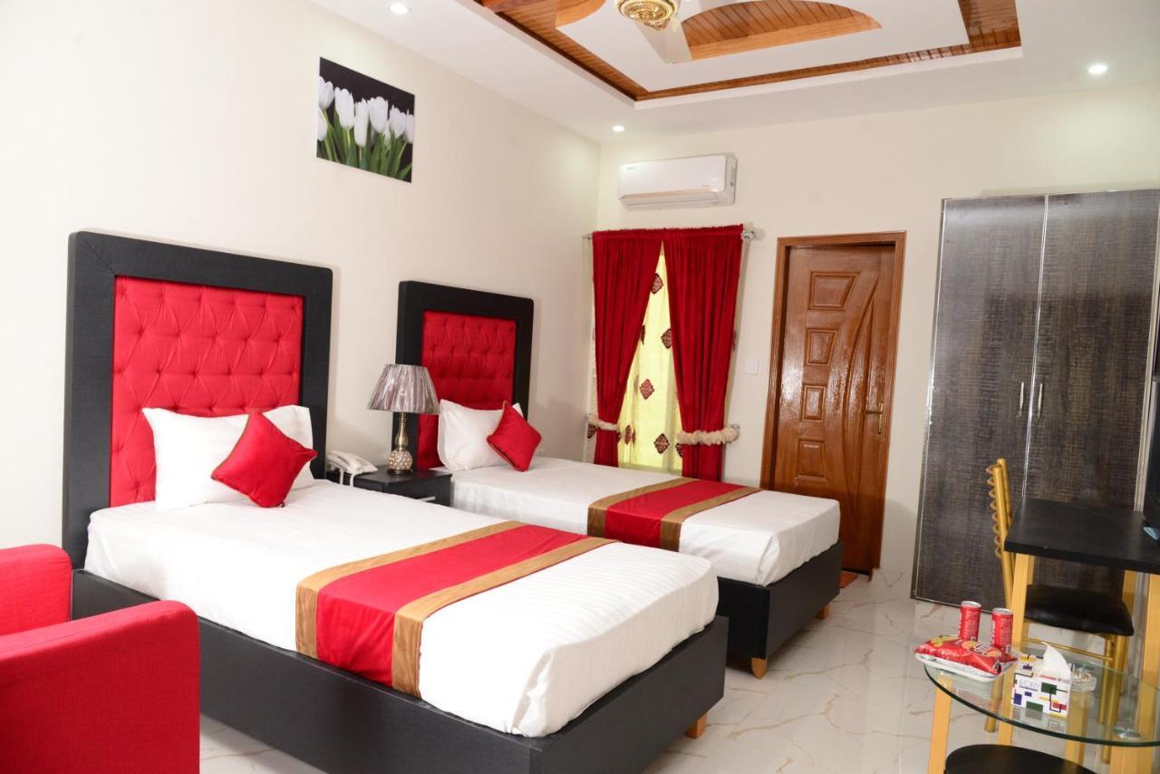 Hotel Deluxe Lahore Eksteriør billede