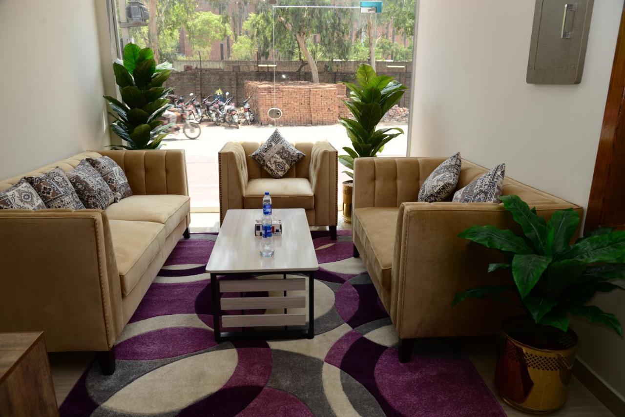 Hotel Deluxe Lahore Eksteriør billede