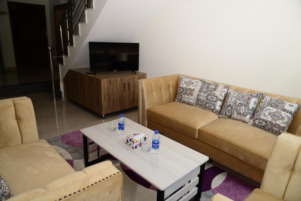 Hotel Deluxe Lahore Eksteriør billede