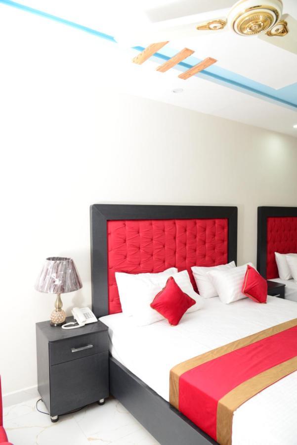 Hotel Deluxe Lahore Eksteriør billede