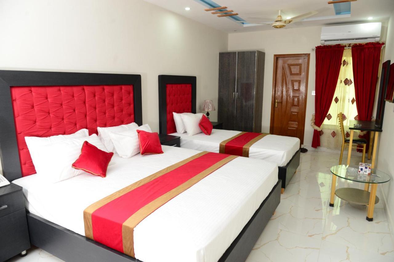 Hotel Deluxe Lahore Eksteriør billede