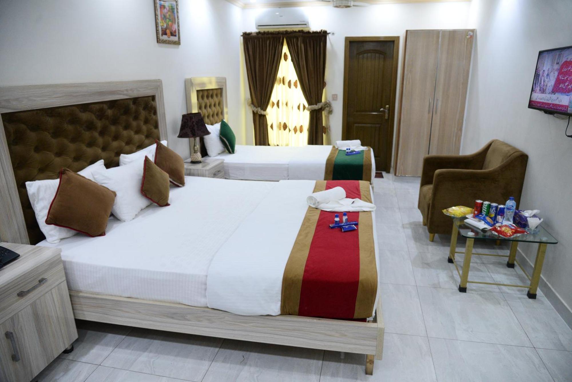 Hotel Deluxe Lahore Eksteriør billede