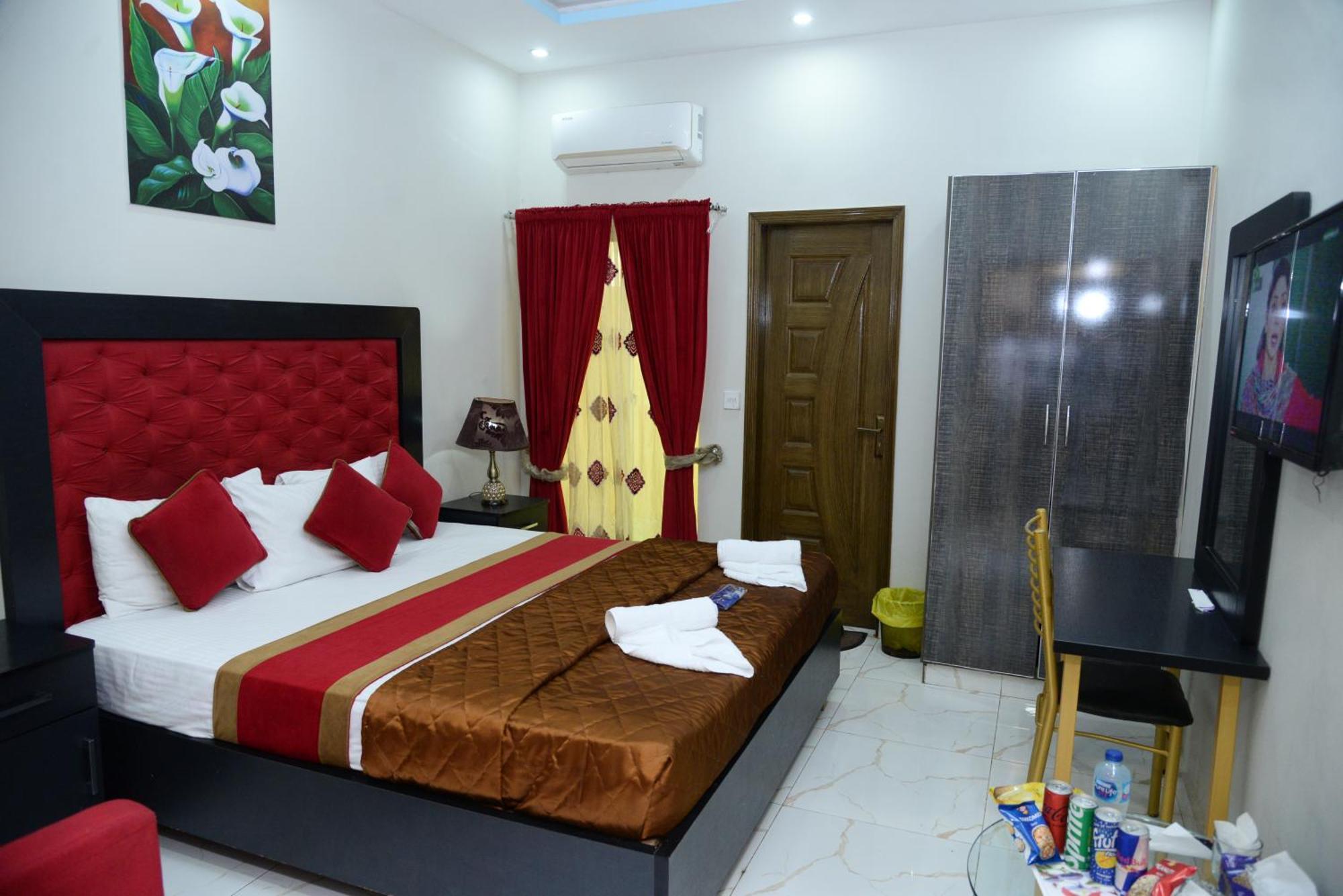 Hotel Deluxe Lahore Eksteriør billede