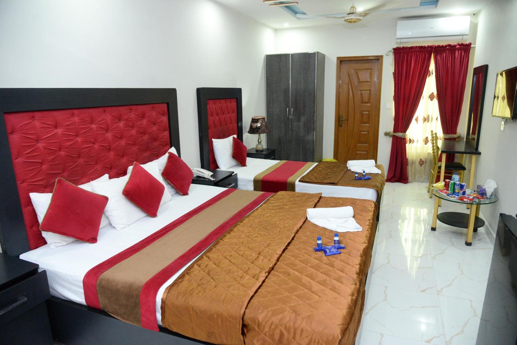 Hotel Deluxe Lahore Eksteriør billede