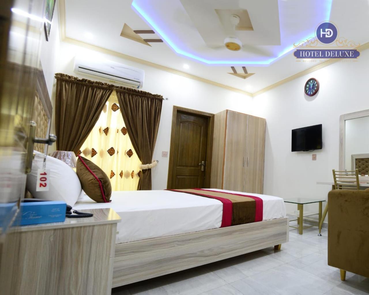 Hotel Deluxe Lahore Eksteriør billede
