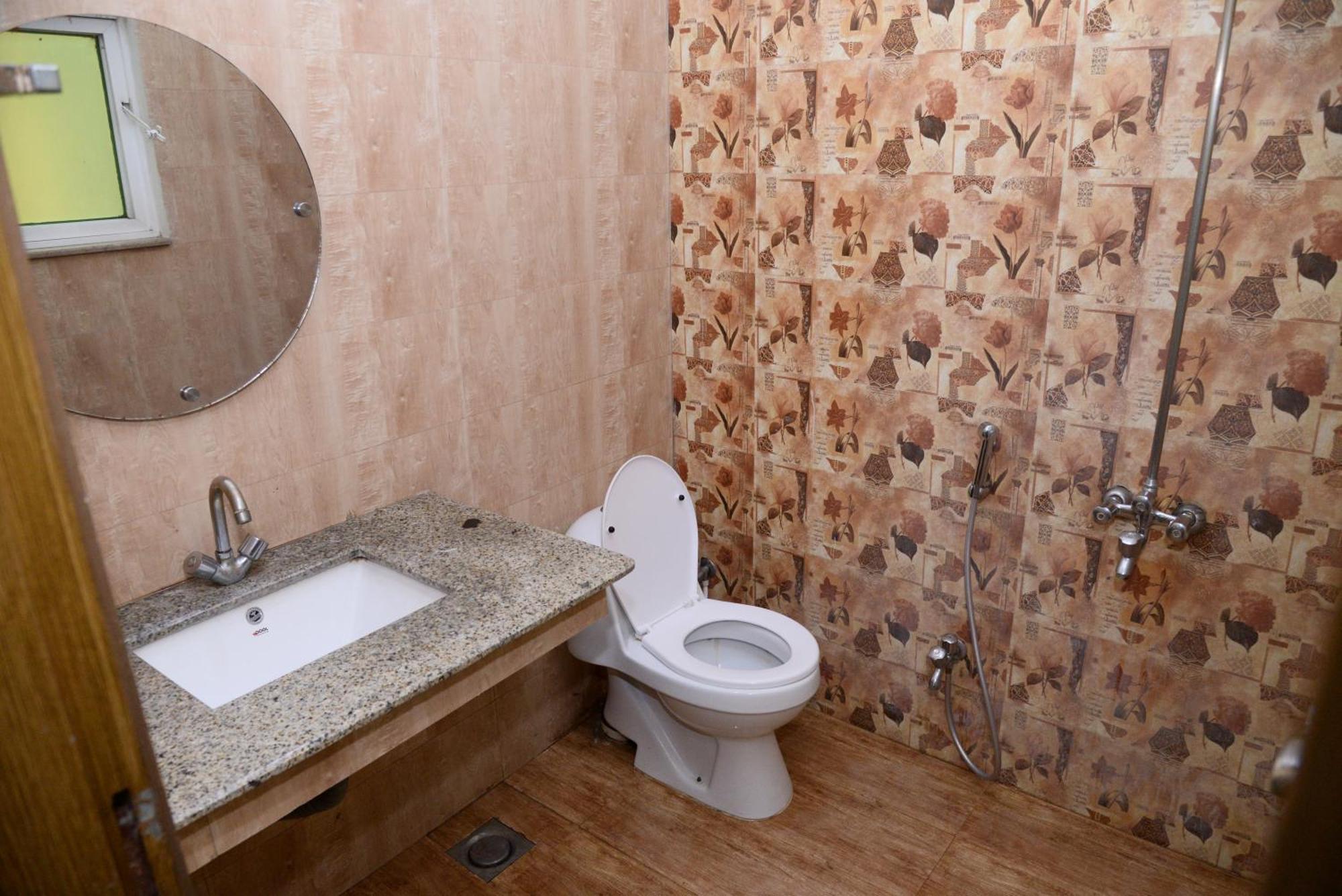 Hotel Deluxe Lahore Eksteriør billede